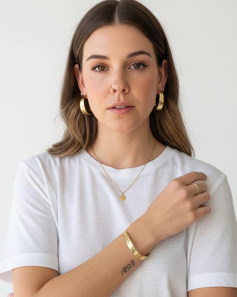 Trendy Hammered Gold Hoop Earrings – Elegant Everyday Jewelry & Gift Idea